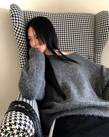 デユラウンドネックルーズニット