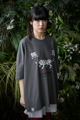 MU-WI PRT. BOX 1/2 TEE (Charcoal)
