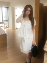 Square puff ribbon blouse