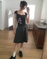 Jerin Dot Ribbon Patch Short-Sleeved T-shirt