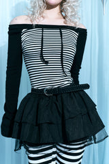 Stripe color off-shoulder T-shirt