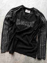Vネックピグメントトラックブルックリン長袖Tシャツ