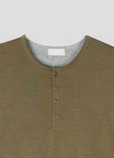 two-tone layered hem tee