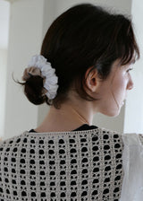 フローラルサテンジャガードシュシュ_スモール_ベージュ