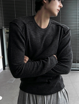 Muscle-fit ribbed knit neutral raglan detail
