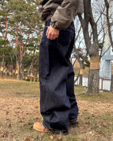 アールピンタックデニムパンツ