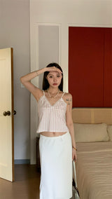 Mini heart V-neck sleeveless tee