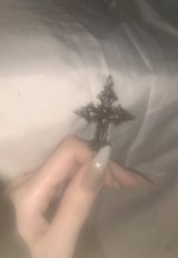 スケルトンダークアンティーククロスネックレス