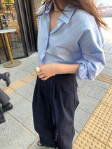 a loosefit cropped shirt, sky blue