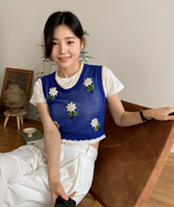 フラワー刺繍ニットベスト (2color)