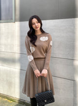 Elu Boucle Flower Lettering Embroidery Knit