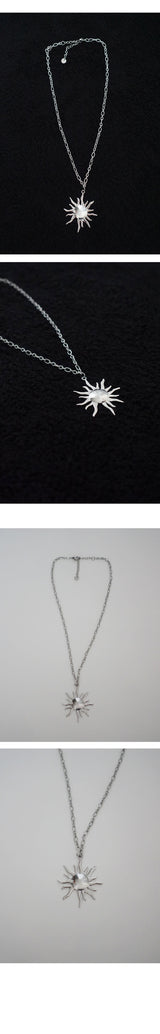 SUN PENDANT NECKLACE