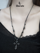 Kuro Heart Cross Necklace