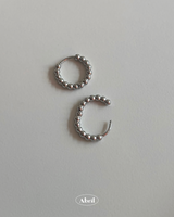ドットシルバーピアス