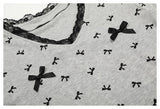 Bow Print V-Neck Slim Fit Tee