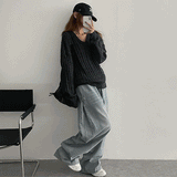 ワーゲンツイステッドVネックニットウェア