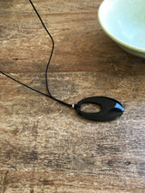 Onyx oval pendant necklace