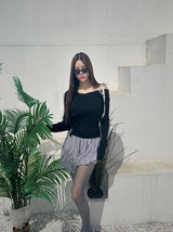 Uncut strap ribbed long-sleeved top