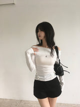 Melting Button Off-Shoulder Tee