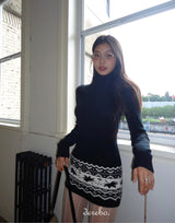 Muse Nordic Turtleneck Line One-Piece Dress