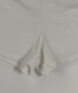Hinnit Low-Rise Shorts (white)