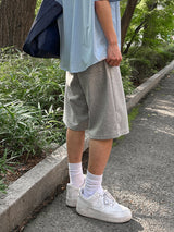 Lur One tuck Bermuda pants