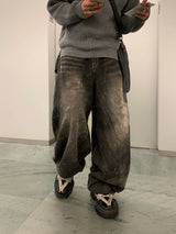 Blur washed balloon denim