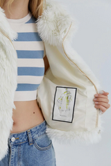COMELY soft fur crop hoodie jacket [ivory]