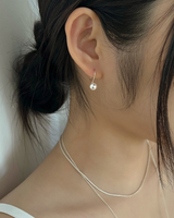 Sunday pearl earring (silver)