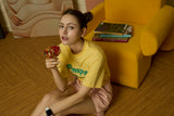 エンボスキャンパスラバーイエローショートスリーブTシャツ [Unisex]