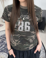 Leen86カモクロップドTシャツ