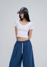 [U-BASIC] Soft cotton V-neck cropped T-shirt