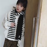 Striped knit muffler / Black ivory