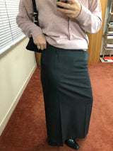 Semi long skirt