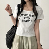 ローブレタリングスクエアネックショートスリーブTシャツ