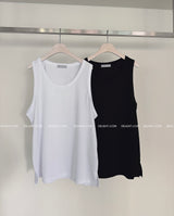 Deep U-neck Unisex Loose Fit Sleeveless