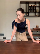 カインストラップアンバランスショルダースリーブレストップ