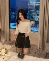 Knitte off-shoulder T-shirt
