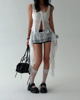 a bean button punching bustier blouse