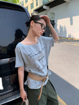 Lettering one-shoulder off-shoulder overfit short-sleeved T-shirt