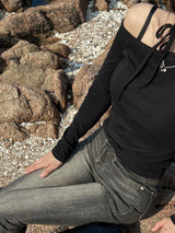 Unbuttoned off-shoulder halter strap long sleeve T-shirt (3 colors)