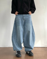Based Curved Denim Pants