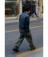 Curved diagonal cargo banding pants