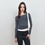 C ローズグラフィックオフショルダーTシャツ_チャコール