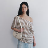 CサイドシャーリングオフショルダーTシャツ - ベージュ