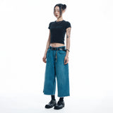 カットオフカプリデニムパンツ- MEDIUM BLUE