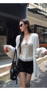 Best Lace V-neck Frill Sleeveless T-shirt