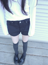 ブラックショートパンツ