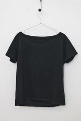 520 Off-Shoulder T-shirt (Black)