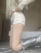 Hinnit Low-Rise Shorts (white)